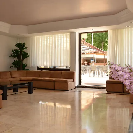 Fame Hotel 3*